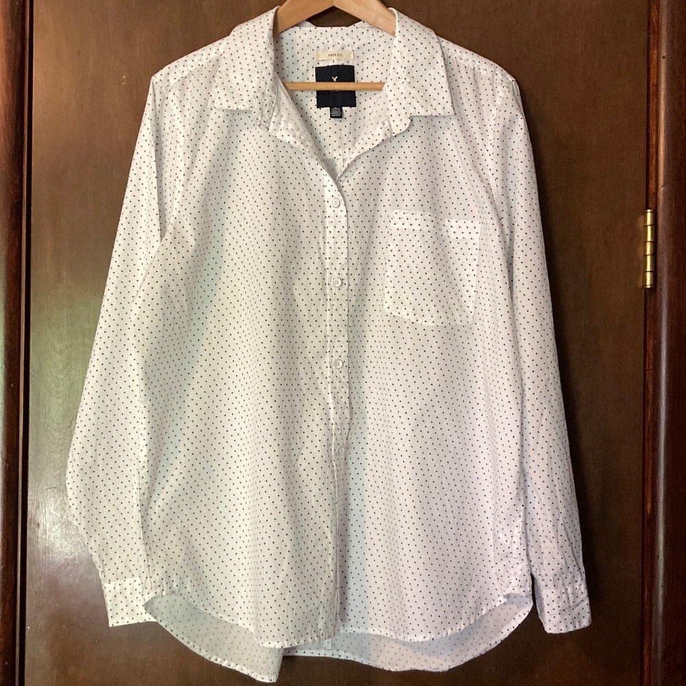 American Eagle black and white bottom down